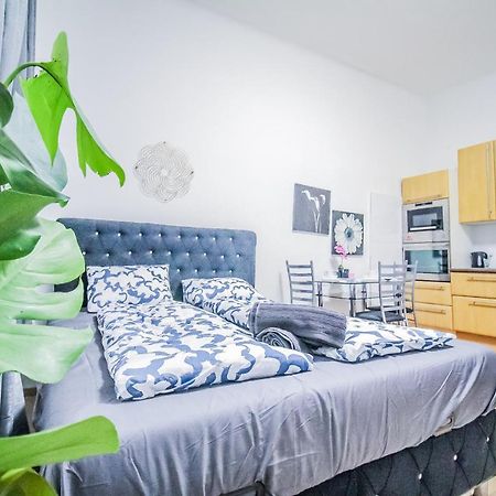 Comfort Quad Room Hn Viena Exterior foto