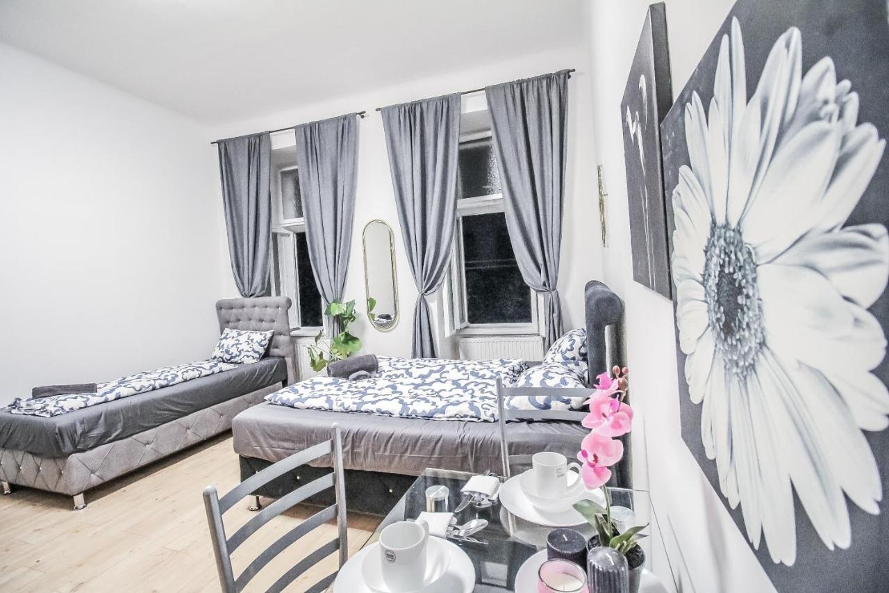 Comfort Quad Room Hn Viena Exterior foto